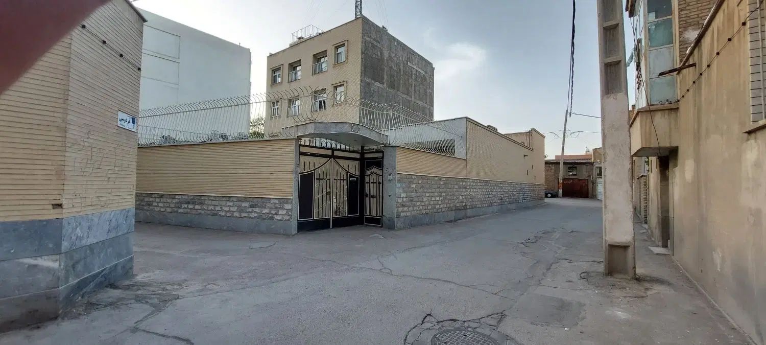 معاوضه ویلایی/ ۳۰۰ متری/ ارتفاع دار / باغ دریاچه|فروش زمین و ملک کلنگی|اصفهان, باغ دریاچه|دیوار