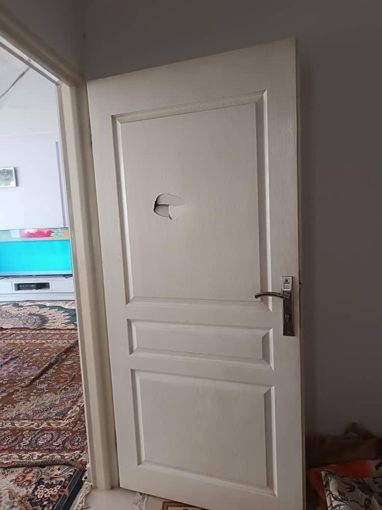 نصب درب اتاقی و پی وی سی و ضدسرقت وتعمیرات قفل|خدمات پیشه و مهارت|ایلام, |دیوار