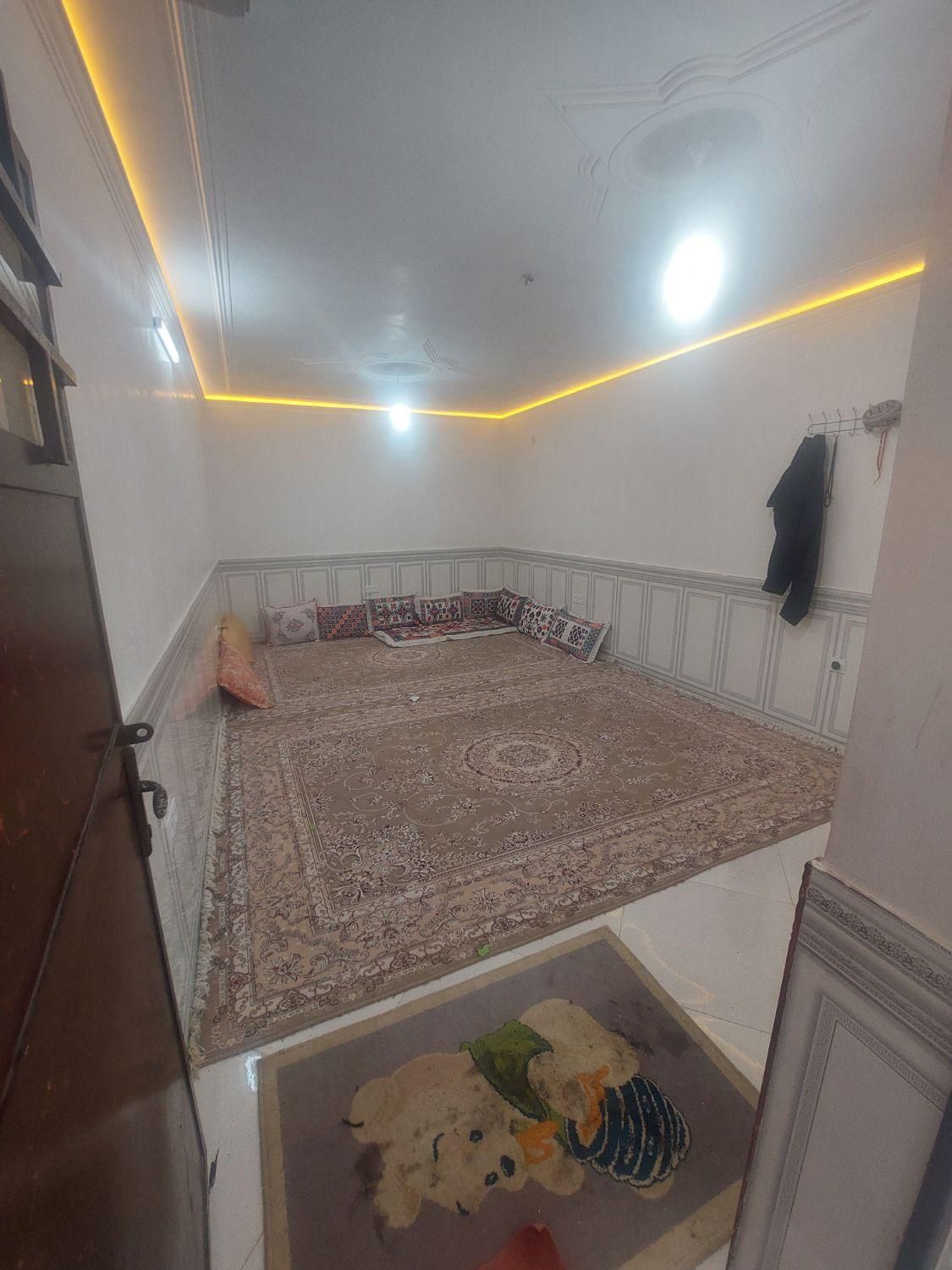 ۲۵۰ متر خانه ویلایی نوساز ۱۲۰ متر بنا|فروش خانه و ویلا|ورامین, ورامین|دیوار