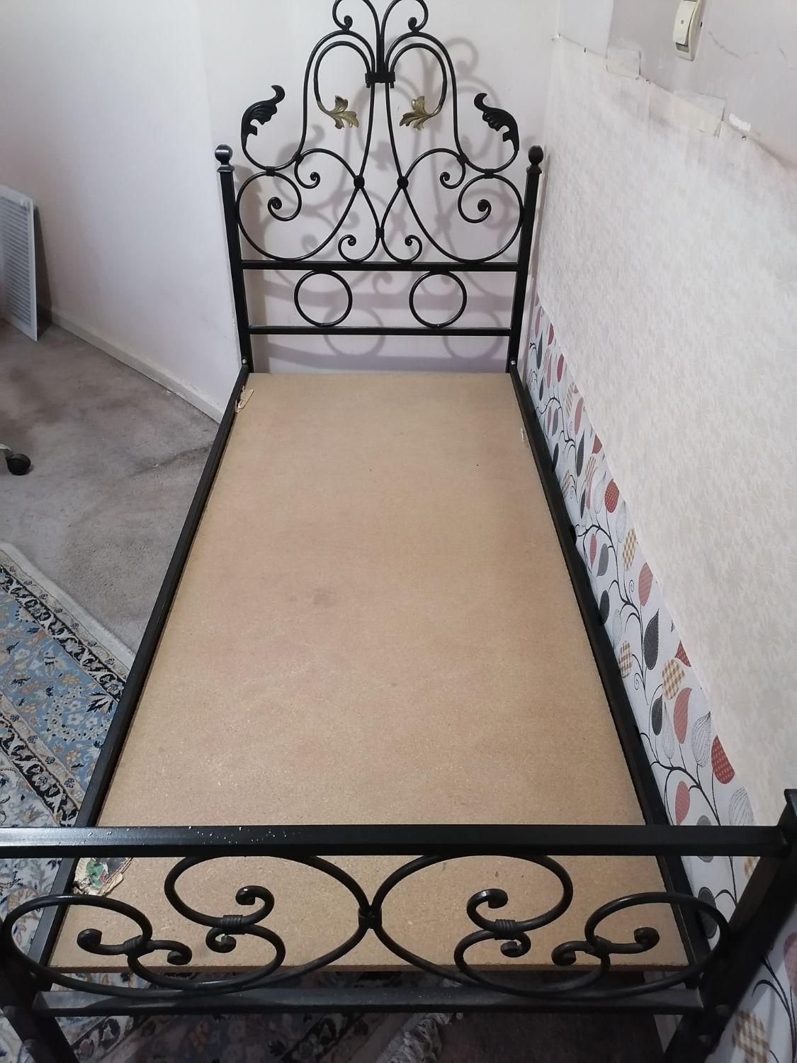 تخت فرفورژه|تخت و سرویس خواب|تهران, درب دوم|دیوار