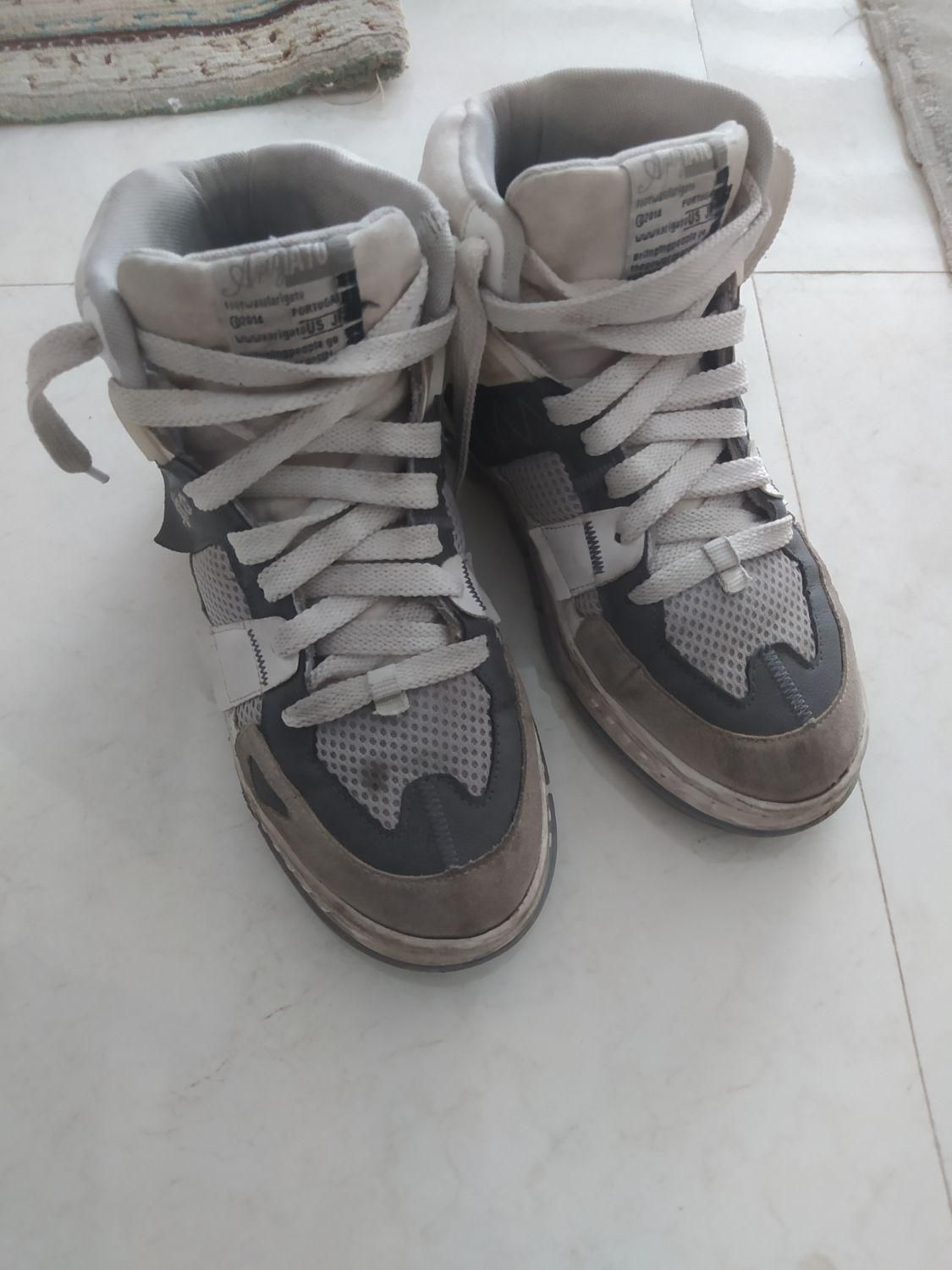 کتونی خیلی کم پوشیده شده سایز40|کیف، کفش، کمربند|اندیشه, شهرک صدف|دیوار