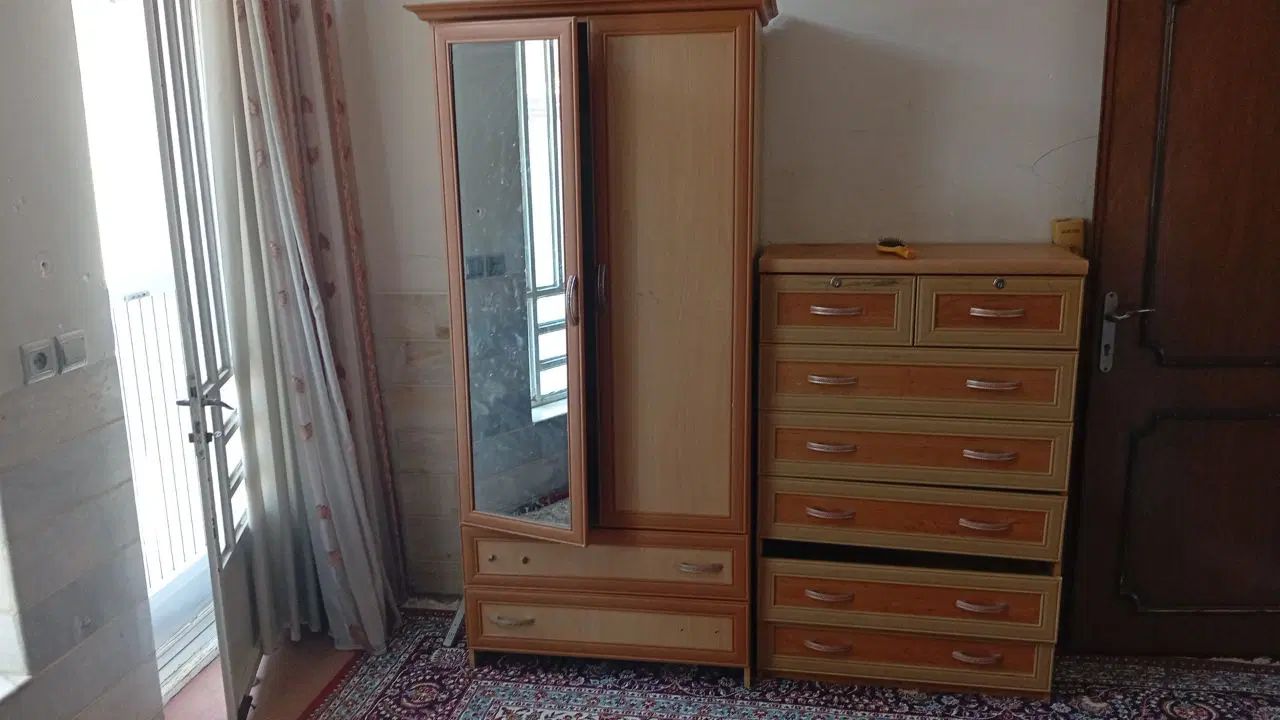 یک دست کامل مبل و یه کمد دو تیکه و  میز ناهار خوری|مبلمان خانگی و میز عسلی|اردکان, |دیوار