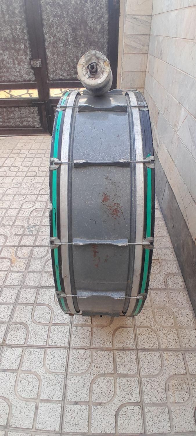 طبل|درام و پرکاشن|نسیم‌شهر, |دیوار