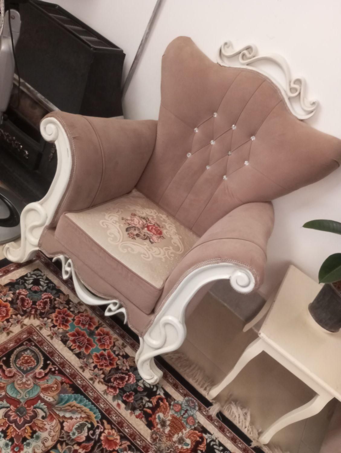 مبل فروشی|مبلمان خانگی و میز عسلی|تربت‌حیدریه, باغ سلطانی|دیوار
