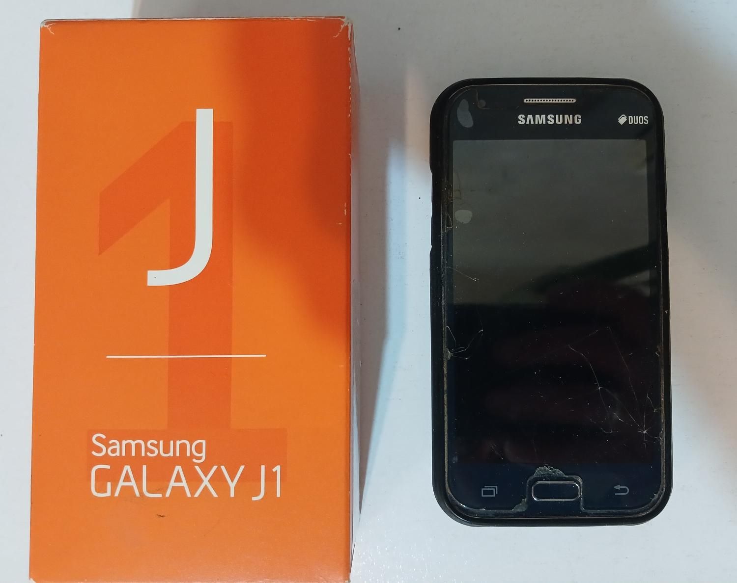 سامسونگ Galaxy J1 با حافظهٔ ۴ گیگابایت|موبایل|تهران, میدان ولیعصر|دیوار