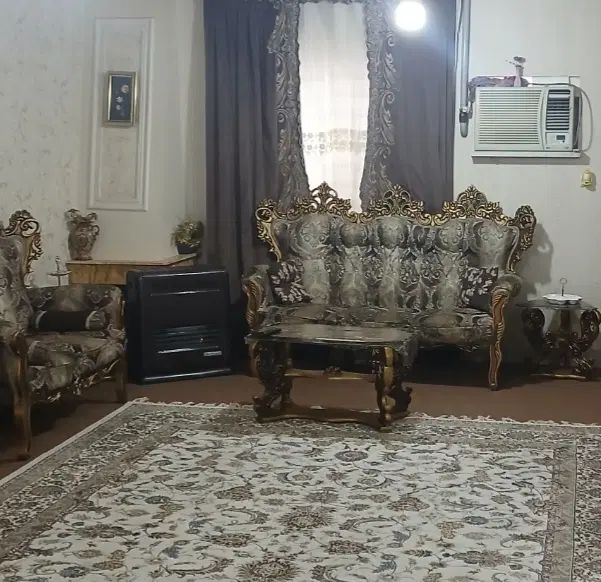 مبل ۷نفره تاج دار رنگ نسکافه ای  با دوتا میز|مبلمان خانگی و میز عسلی|کردکوی, |دیوار