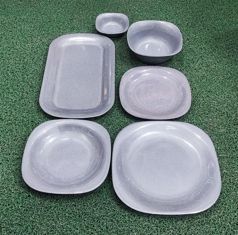 سرویس ملامین رنگ طوسی 4گوش قیمت قبل|ظروف سرو و پذیرایی|مشهد, کارمندان دوم|دیوار