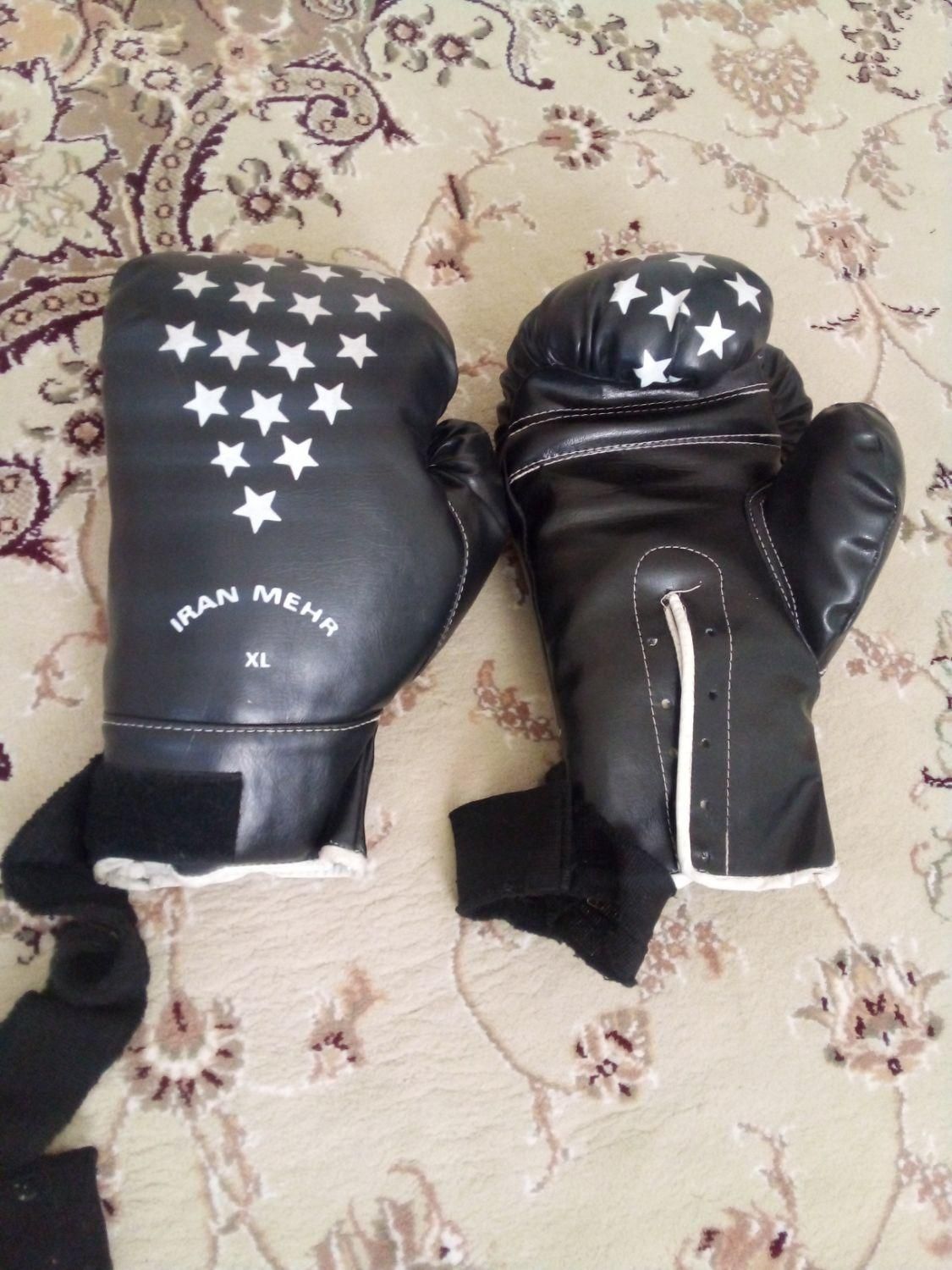 دستکش بوکس و شکم بند ورزشی|تجهیزات ورزشی|پرند, فاز ۶|دیوار