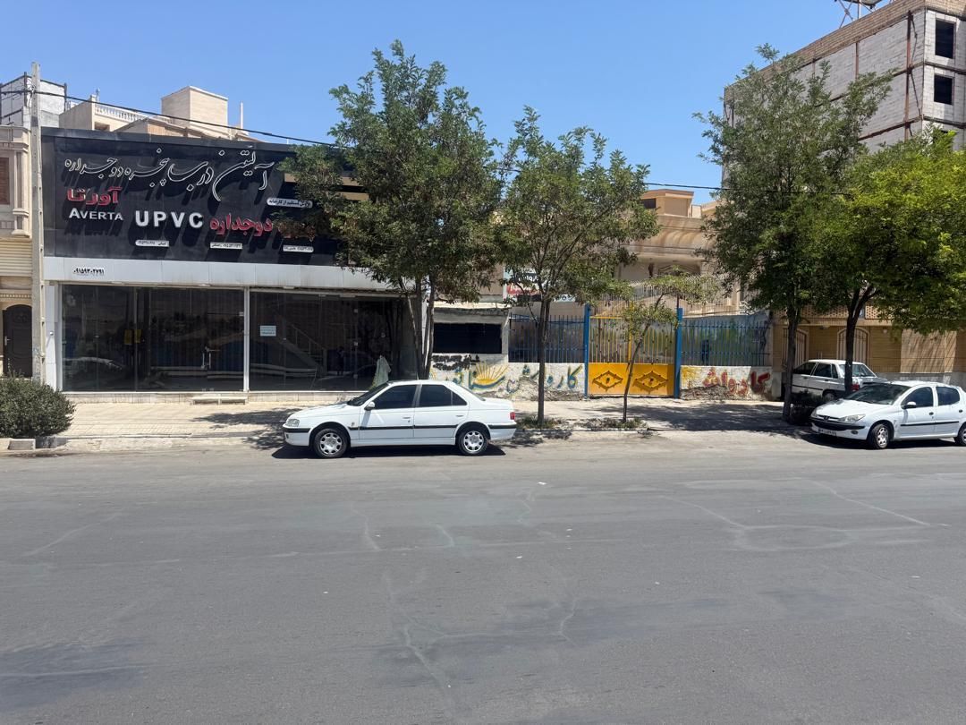 مغازه تجاری ویک محوطه با حاشیه مطلوب|اجارهٔ مغازه و غرفه|تربتحیدریه, کاشانی|دیوار