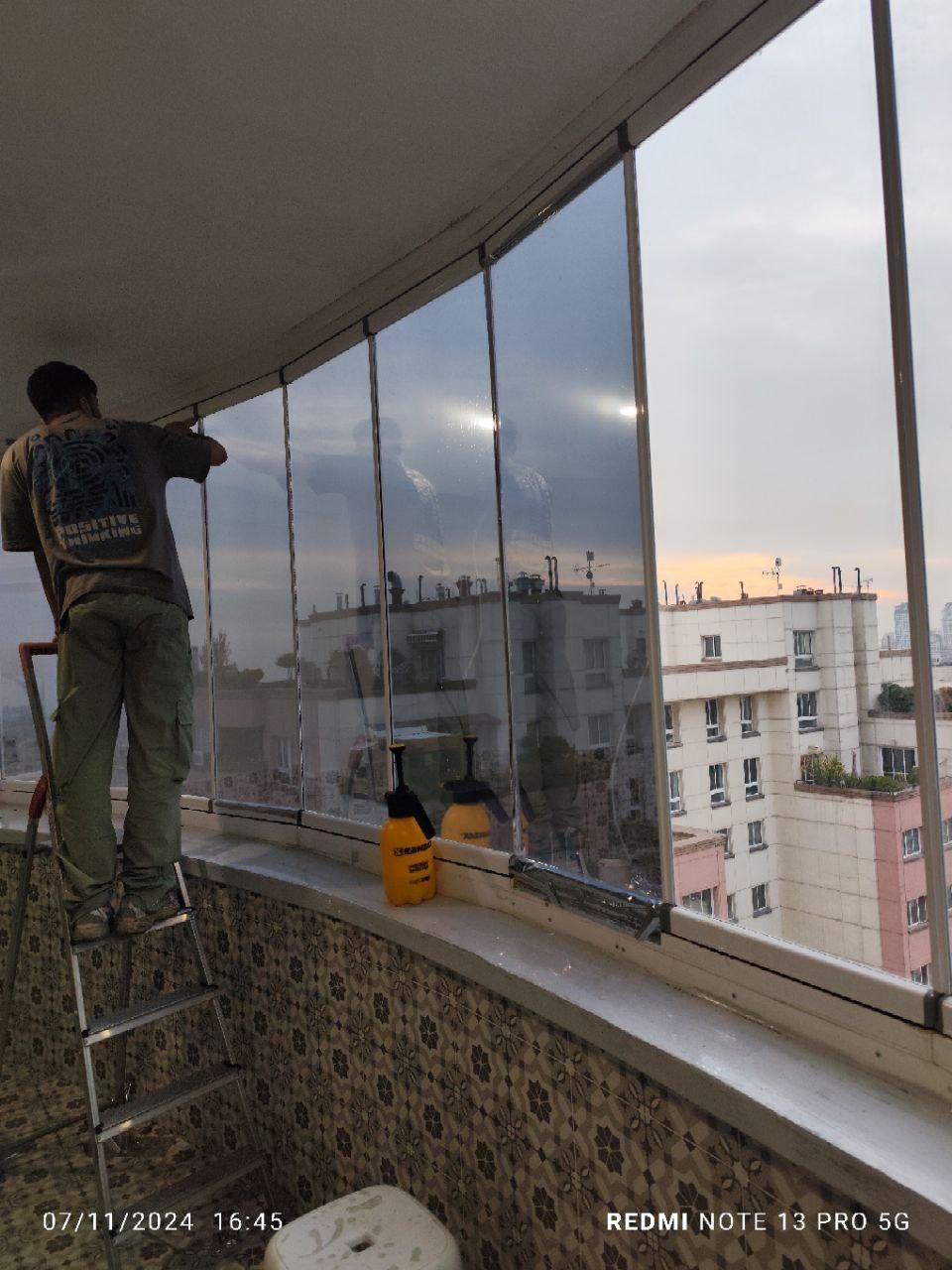 شیشه آیینه ای  دودی برچسب استیکر رفلکس|مصالح و تجهیزات ساختمان|تهران, ونک|دیوار