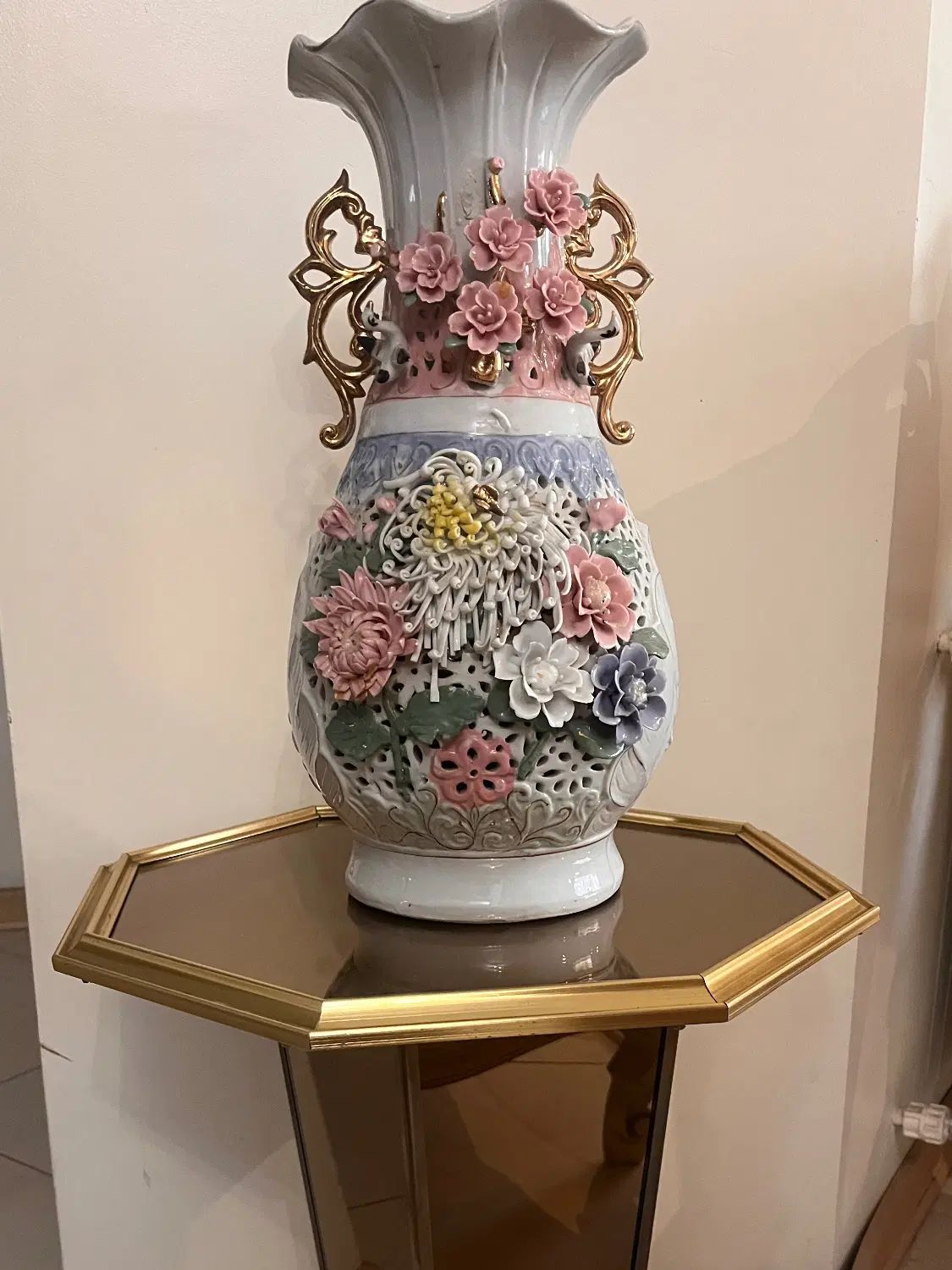 گلدان چینی گل برجسته ژاپنی آنتیک (ایراد دار )|صنایع دستی و سایر لوازم تزئینی|کرج, جهان‌شهر|دیوار