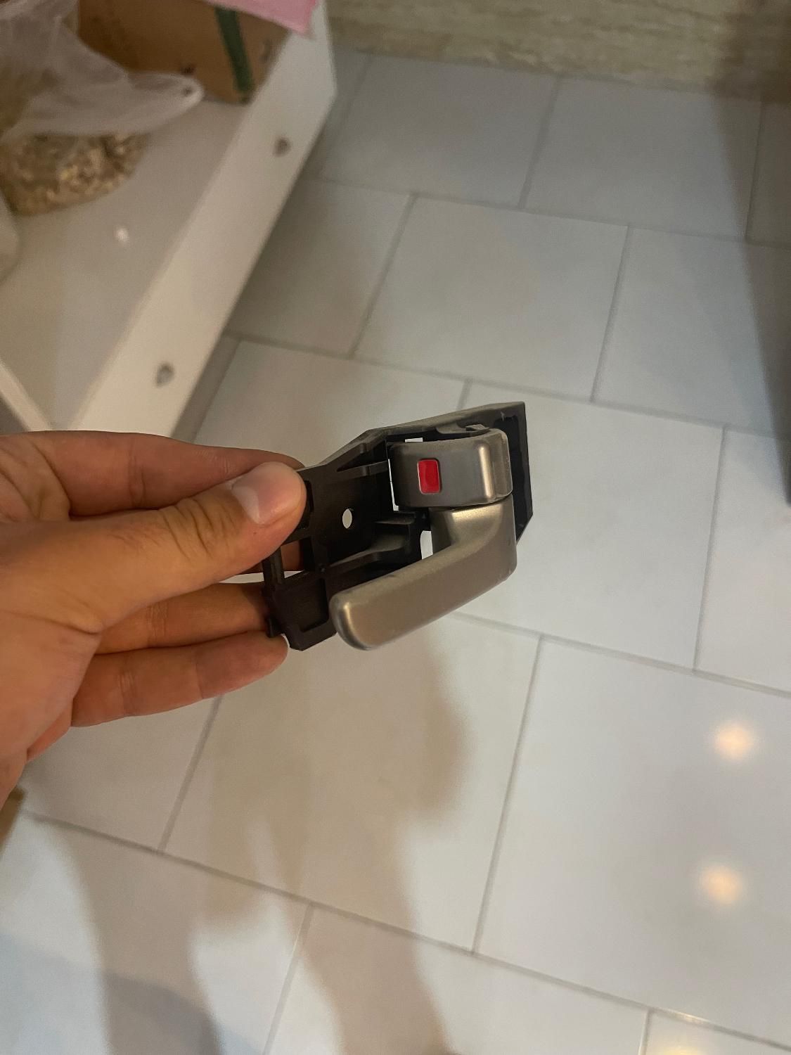 دستگیره داخلی جلو راست ام وی ام ۵۳۰|قطعات یدکی و لوازم جانبی|تهران, آبشار تهران (دریاچه)|دیوار