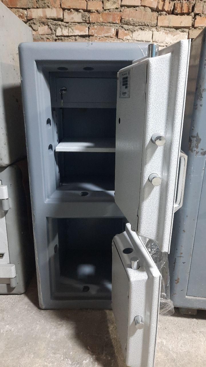 انواع گاوصندوق شرکتی گاو صندوق صنعتی|ابزارآلات|ملارد, |دیوار