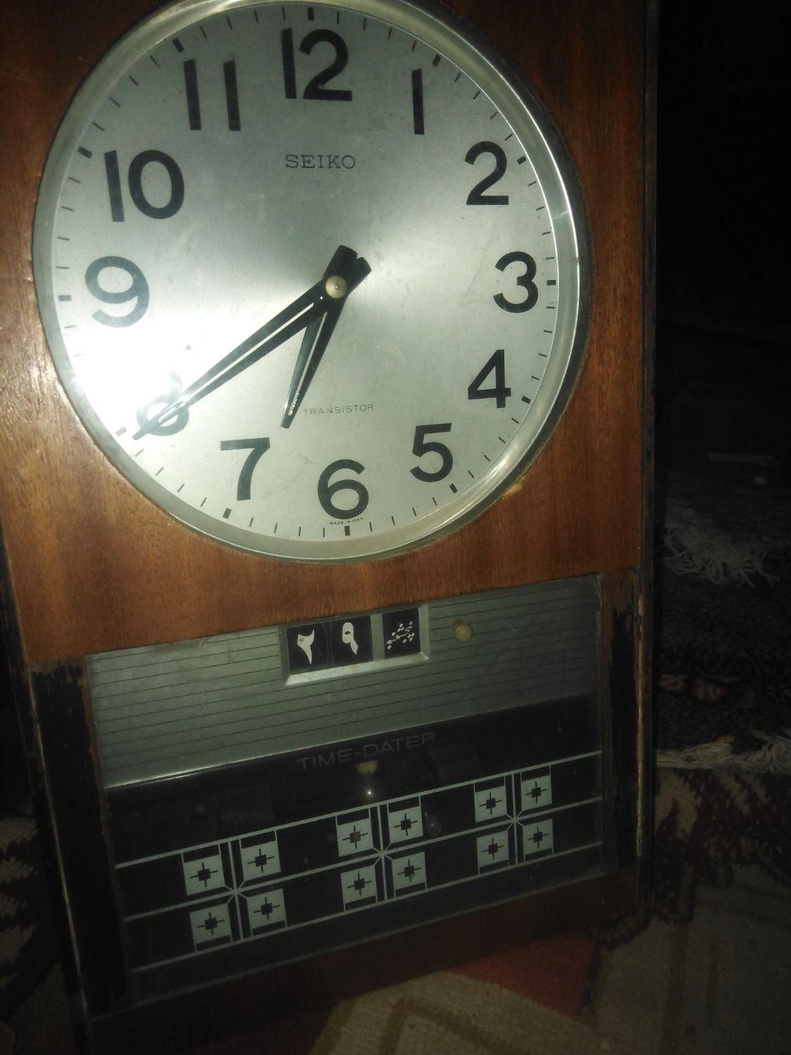 ساعت دیواری عتیقه مربوط به 60 سال پیش|کلکسیون اشیاء عتیقه|بروجرد, |دیوار