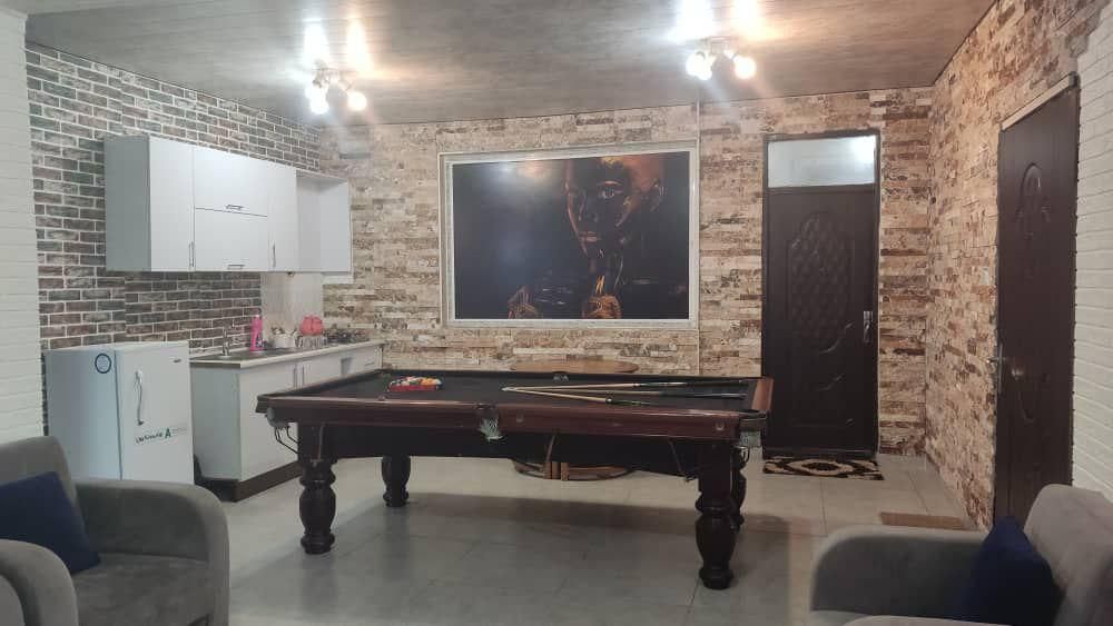 ویلا دو خواب استخر دار نزدیک ساحل|اجارهٔ کوتاهمدت ویلا و باغ|بندر انزلی, معلم|دیوار