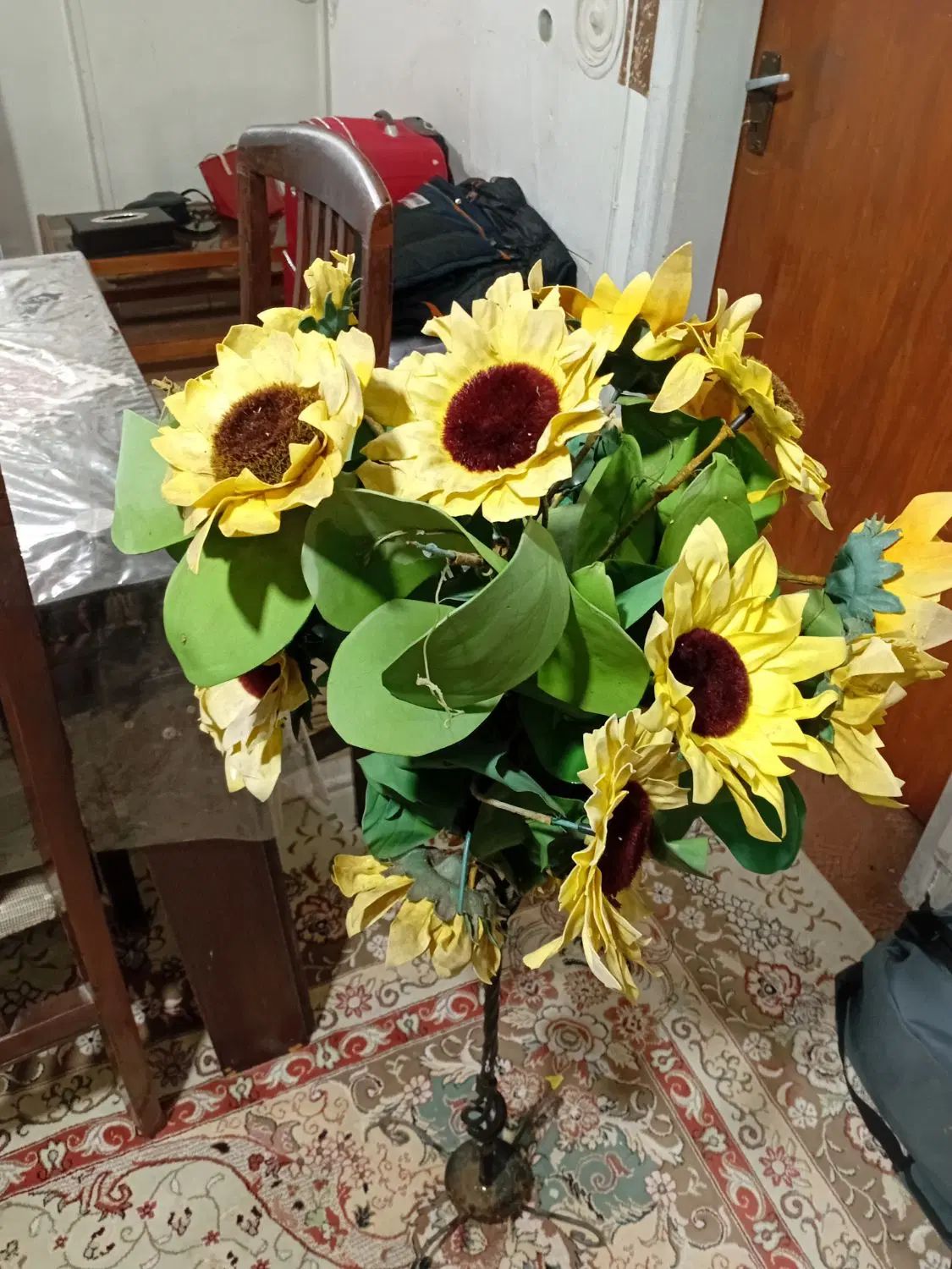 یک عدد پایه بهمراه گل آفتابگردون ۲۵۰۰۰۰|گل مصنوعی|شیراز, فضل‌آباد|دیوار