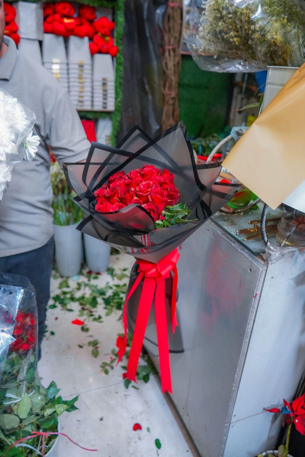 دسته گل رز ۲۰ شاخه‌ای با تزئین خاص|گل و گیاه طبیعی|تهران, اقدسیه|دیوار
