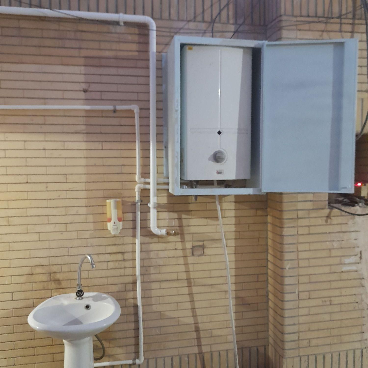 لوله کشی ساختمان نصب.پمپ آب.آبگرمکن.تصفیه آب|خدمات پیشه و مهارت|زابل, |دیوار