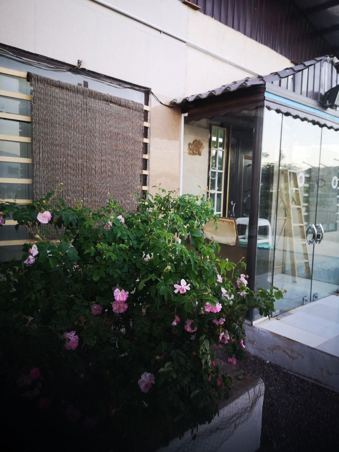 اجاره کوتاه مدت ویلا باغ 2000متری برجاده هفت باغ|اجارهٔ کوتاه‌مدت ویلا و باغ|کرمان, |دیوار