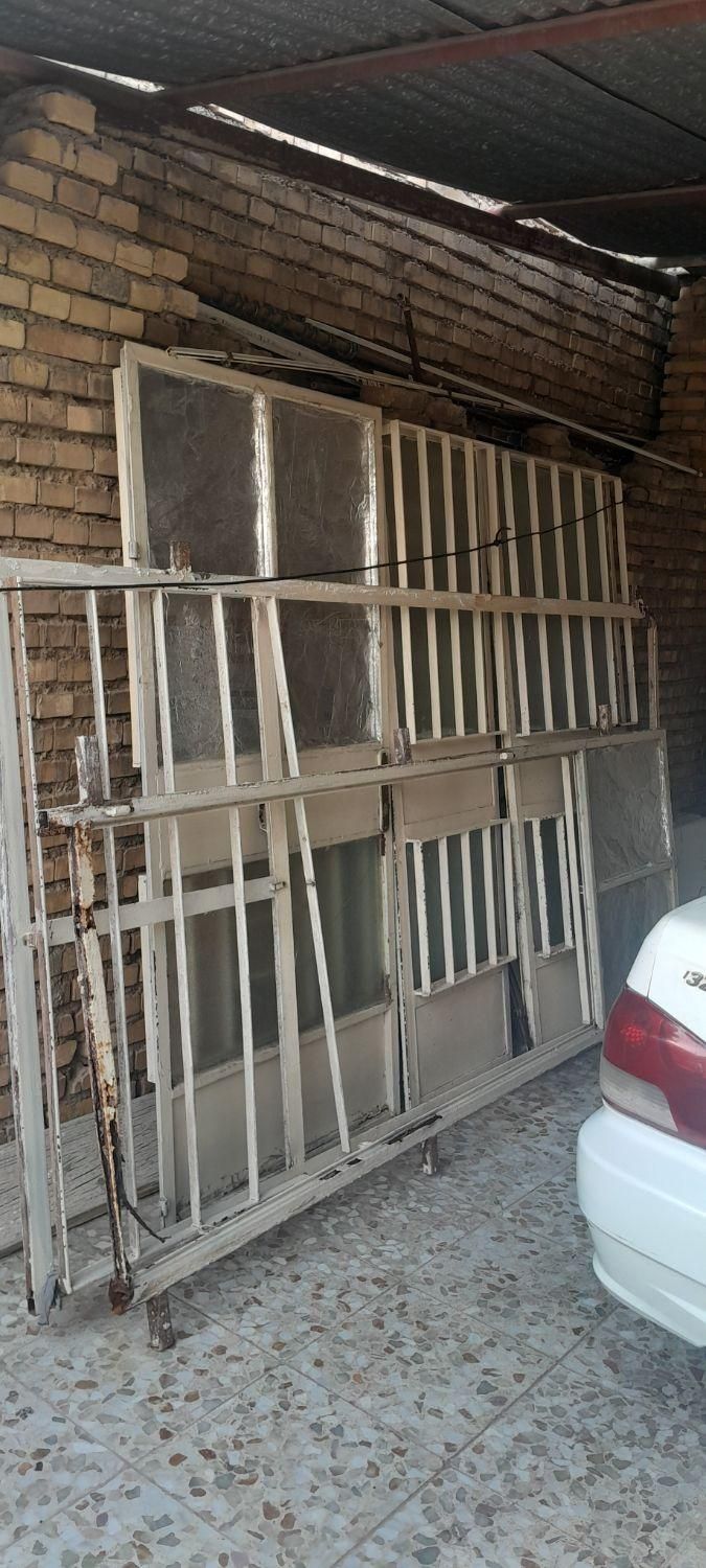 فروش ۲تا در با چارچوبشون یکی یک لنگه و یکی دو لنگه|مصالح و تجهیزات ساختمان|اهواز, دغاغله|دیوار