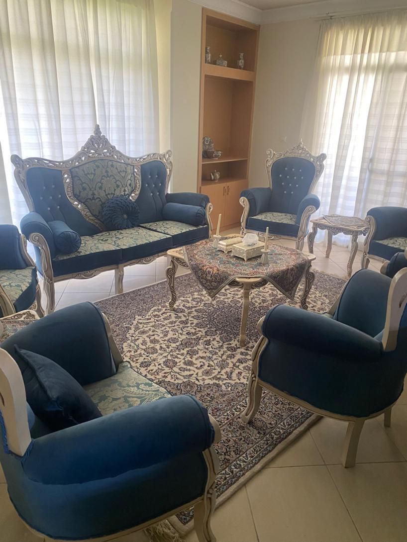 مبلمان سلطنتی ۹نفره به همراه میزناهار خوری|مبلمان خانگی و میز عسلی|اصفهان, خلیل آباد|دیوار