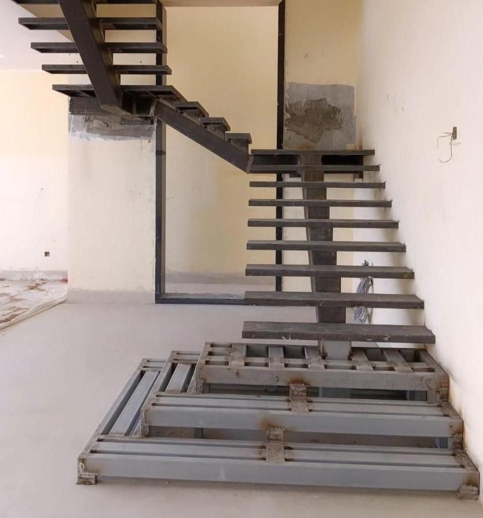 جوشکاری سیار ساختمان طراحی واجرای  پله (حاجی زاده)|خدمات پیشه و مهارت|رشت, یخسازی|دیوار