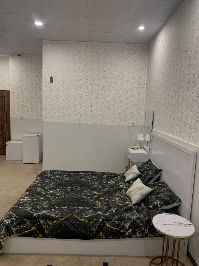 سوییت شماره ۲۰۲ ارگ با پارکینگ اختصاصی ۵۰ قدمی حرم|اجارهٔ کوتاهمدت آپارتمان و سوئیت|قم, ارم|دیوار