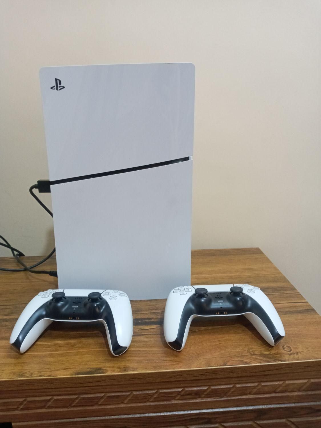 ps5 slim دو دسته بهمراه گیم فروش و معاوضه باموتور|کنسول، بازی ویدئویی و آنلاین|کرج, حصارک|دیوار