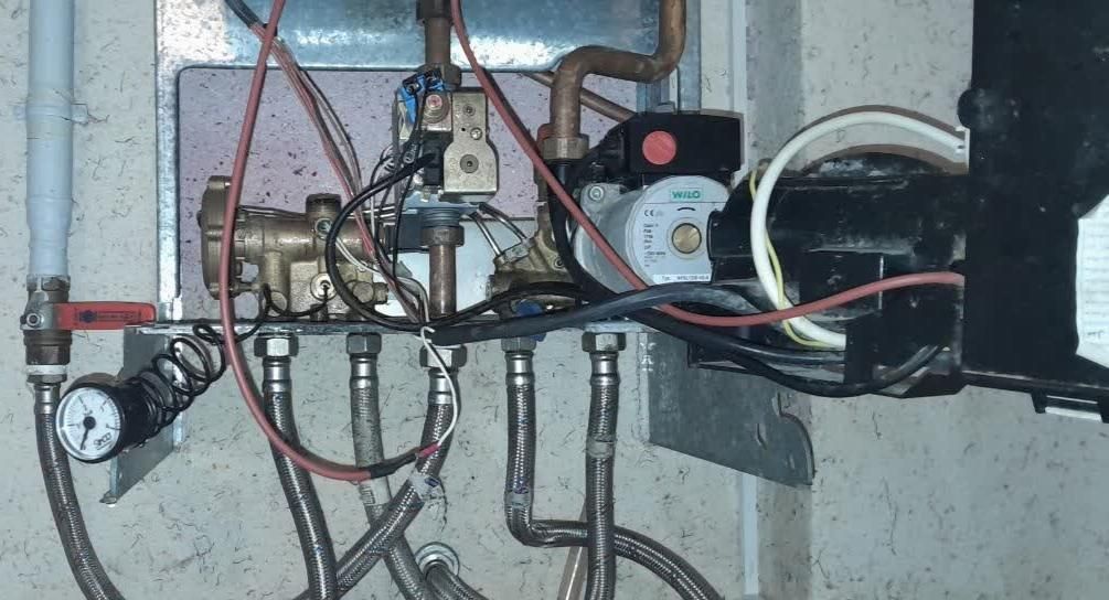 تعمیر و نصب پکیج ، انواع شیرآلات بهداشتی، لوله کشی|خدمات پیشه و مهارت|اراک, |دیوار