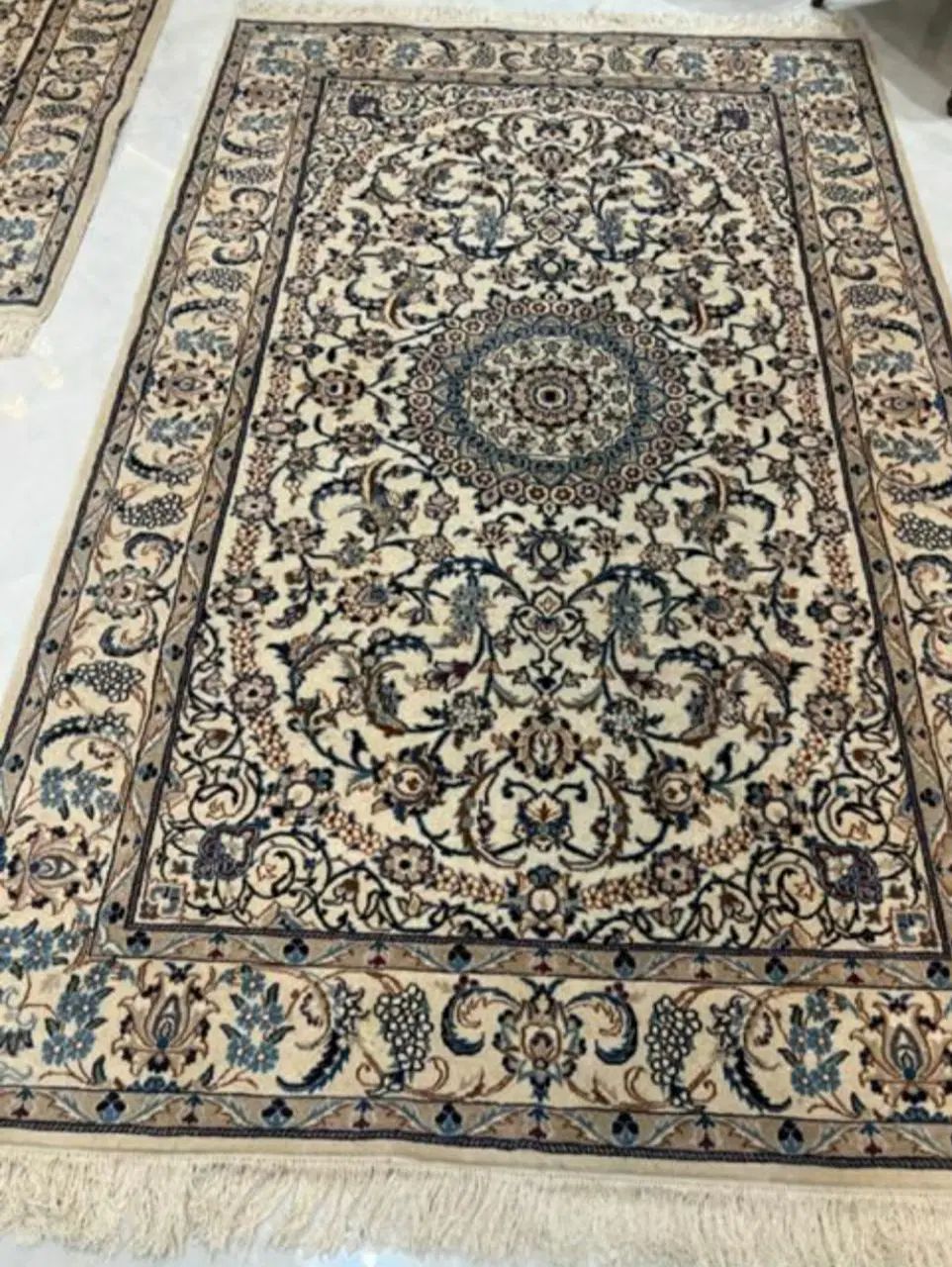 دو عدد فرش دستباف|فرش|مشهد, وکیل‌آباد|دیوار