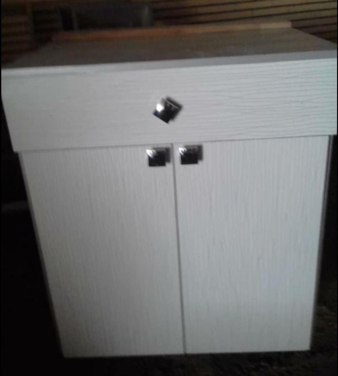 صندلی ارایشگاه|آرایشگاه و سالن‌های زیبایی|سیرجان, |دیوار