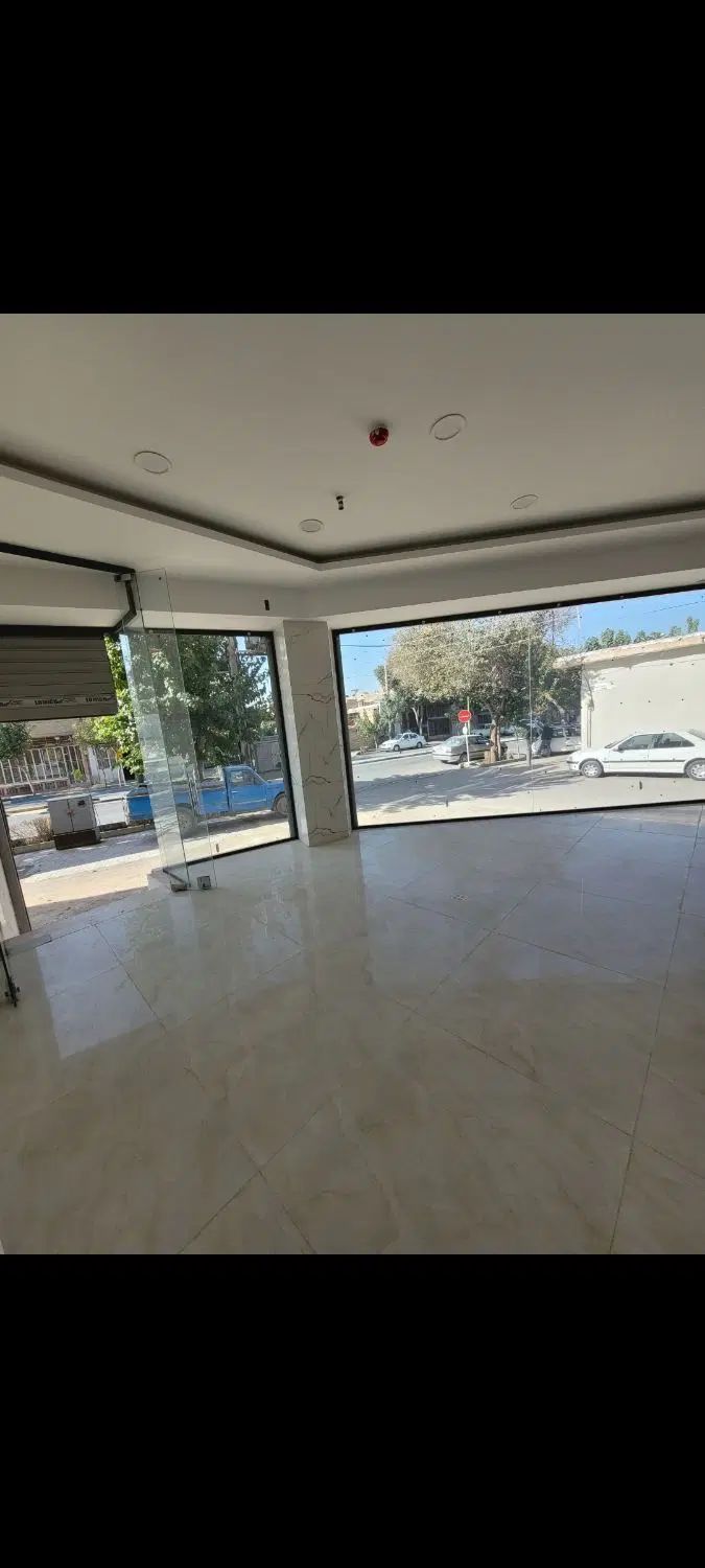 مغازه نوساز ۵۰ متری دو نبش خیابان شهیدان غربی|اجارهٔ مغازه و غرفه|اصفهان, جاوان|دیوار