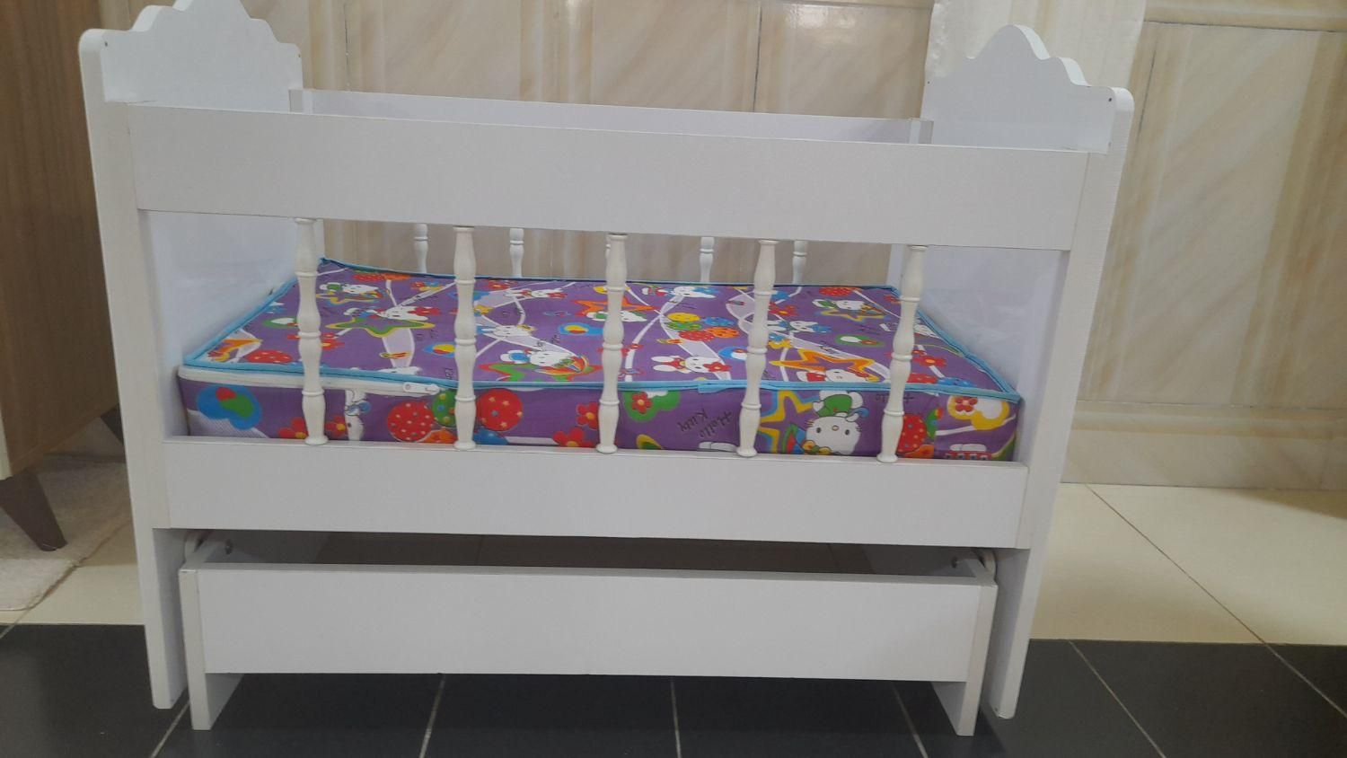 تخت خواب نوزاد گهوارهای نو|تخت و صندلی بچه|ریز, |دیوار