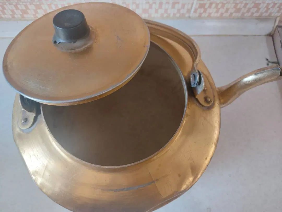 کتری دسته‌دار سالم و قابل استفاده|قوری، کتری، قهوه‌ساز دستی|اصفهان, علی قلی آقا|دیوار