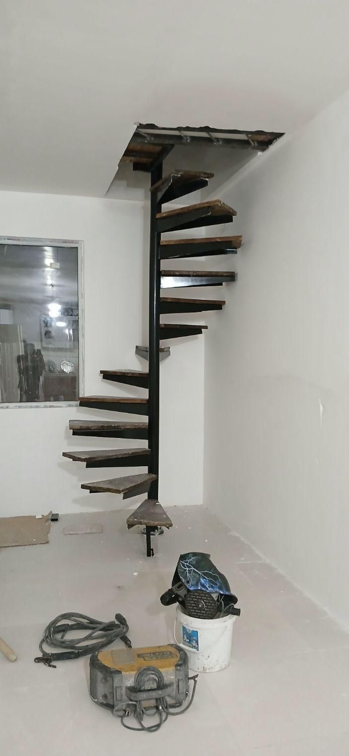 پله پیچ فلزی|خدمات پیشه و مهارت|قزوین, |دیوار