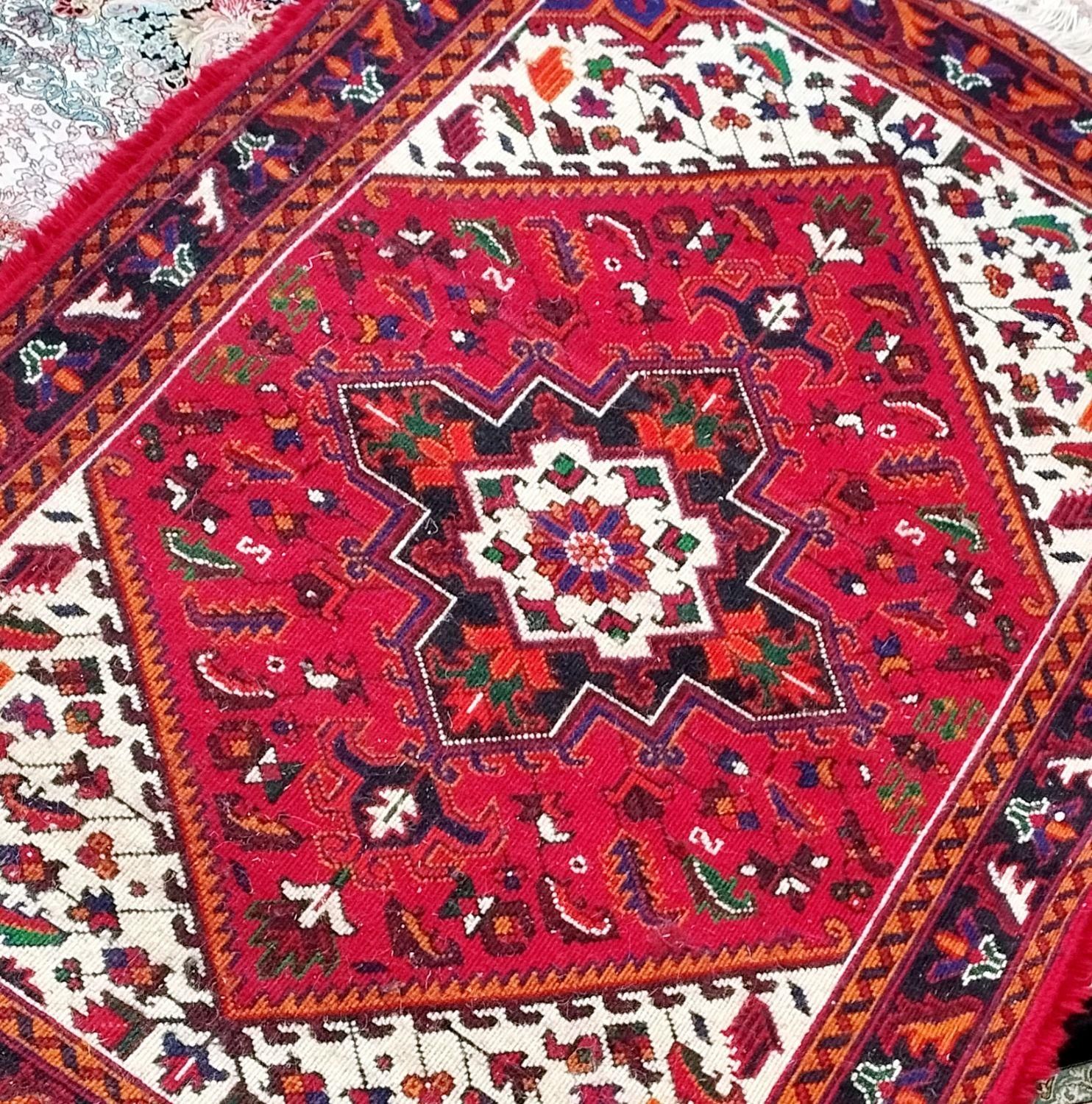 فرش دستبافت ذرنیم مهربان.|فرش|اسلام‌شهر, شهرک سعیدیه|دیوار