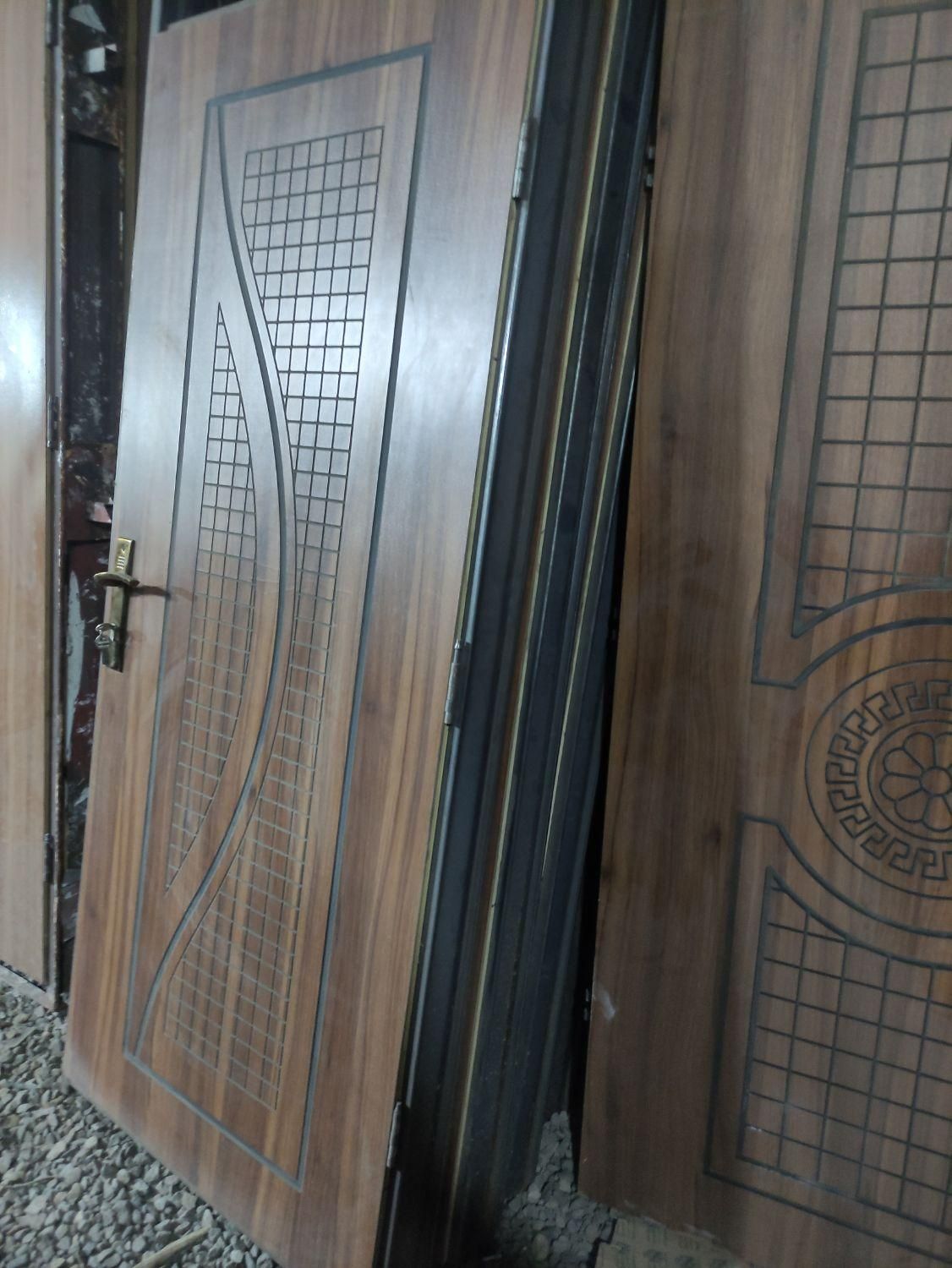 چوبی با چهار چوب کف پهن|مصالح و تجهیزات ساختمان|قم, دانش|دیوار