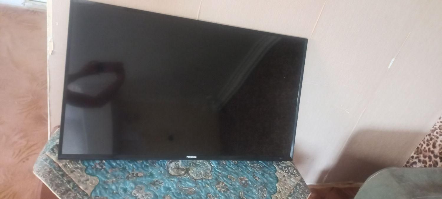 تلوزیون ۴۳ اینچ هایسنس صفحه شکسته نیاز به تعمیر|تلویزیون و پروژکتور|بندر انزلی, انصار الحسین|دیوار