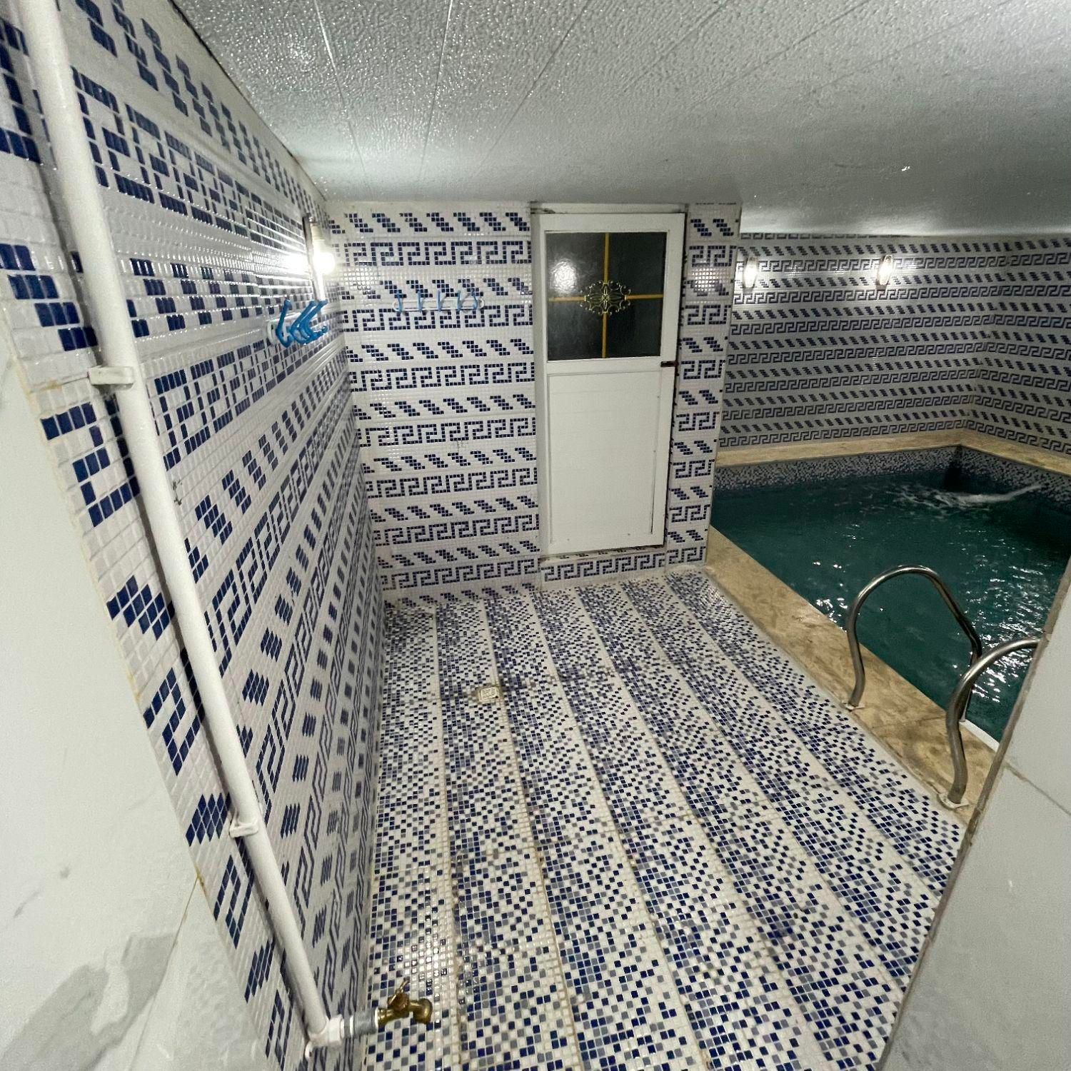 اجاره استخر ابگرم با نورپردازی سیستم|اجارهٔ کوتاهمدت ویلا و باغ|فولادشهر, |دیوار