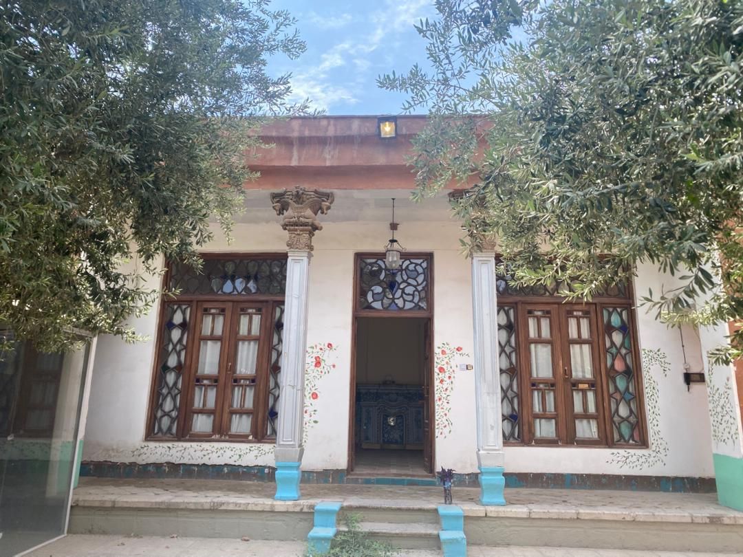 عمارت فرنگیس سفر در زمان|اجارهٔ کوتاه‌مدت ویلا و باغ|اصفهان, خرم|دیوار