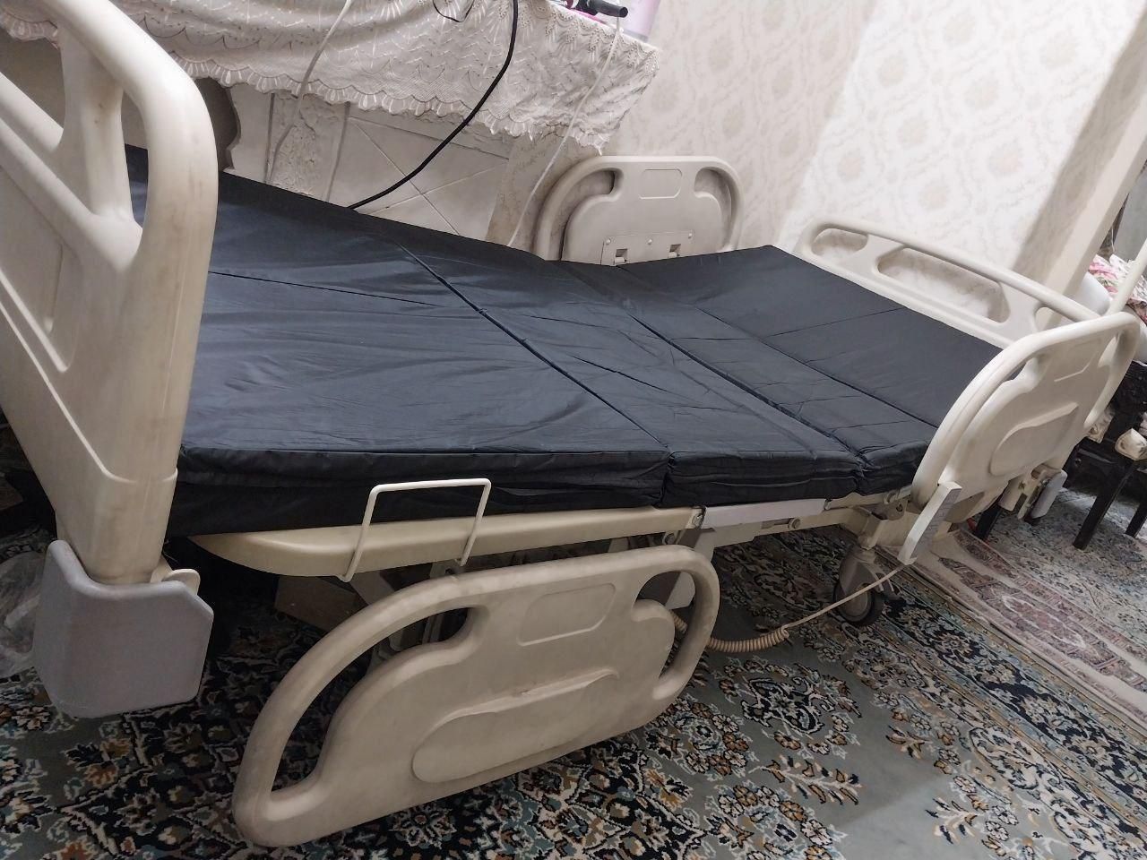 تخت بیمارستانی سه شکن برقی|آرایشی، بهداشتی، درمانی|تهران, دولاب|دیوار