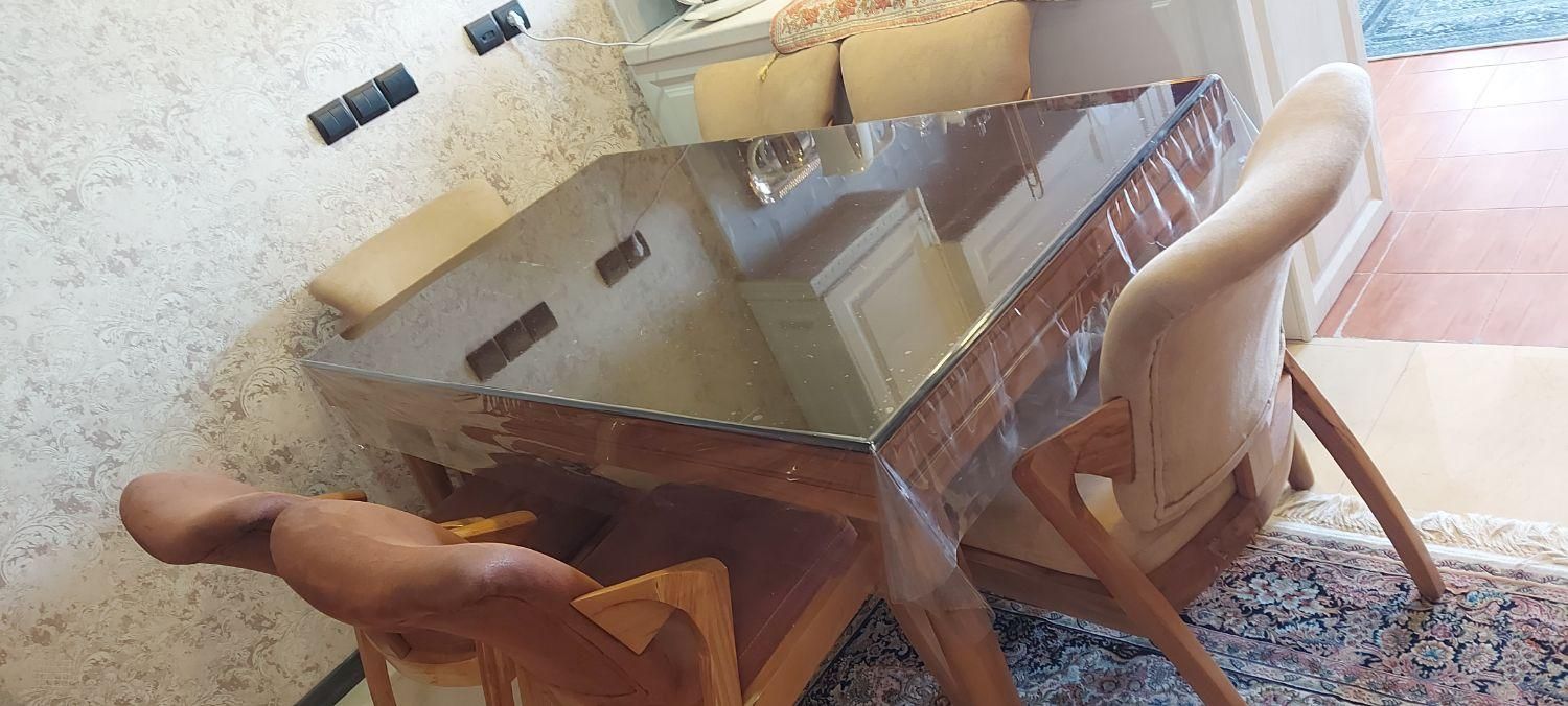 میز ناهار خوری ۶ نفره با شیشه ۶ میل با پارچه ترک|مبلمان خانگی و میز عسلی|تهران, کوهک|دیوار