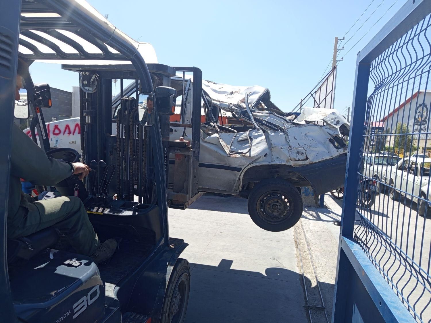 اسقاط .فرسوده اوراق سوخته|خودرو سواری و وانت|بندرعباس, |دیوار