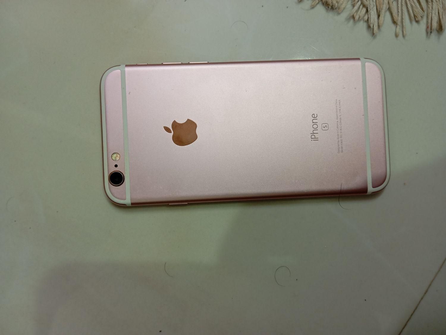 اپل iPhone 6s ۱۶ گیگابایت|موبایل|اصفهان, خانه اصفهان|دیوار