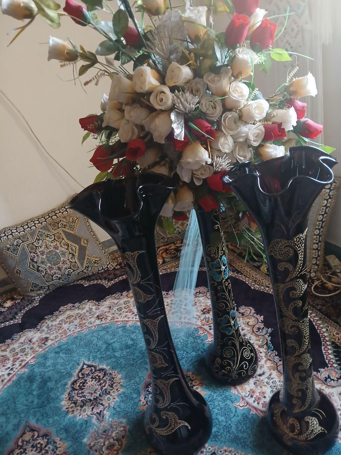 گلدون شیشه ای|گل مصنوعی|کرمان, |دیوار