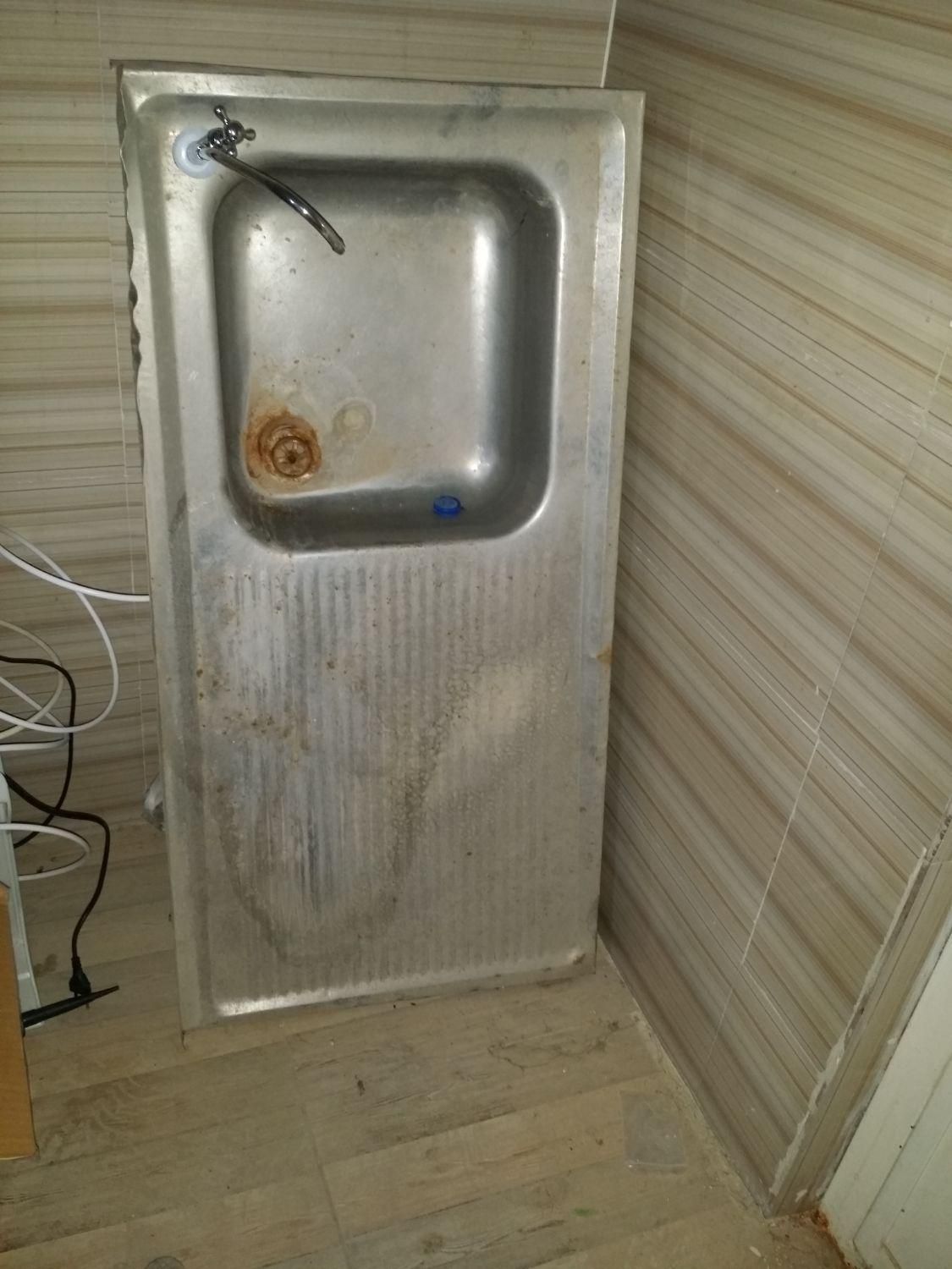 سینک، کابینت و ساب و آمپلی و میدرنج|آب‌چکان و نظم‌دهنده ظروف|آبادان, |دیوار