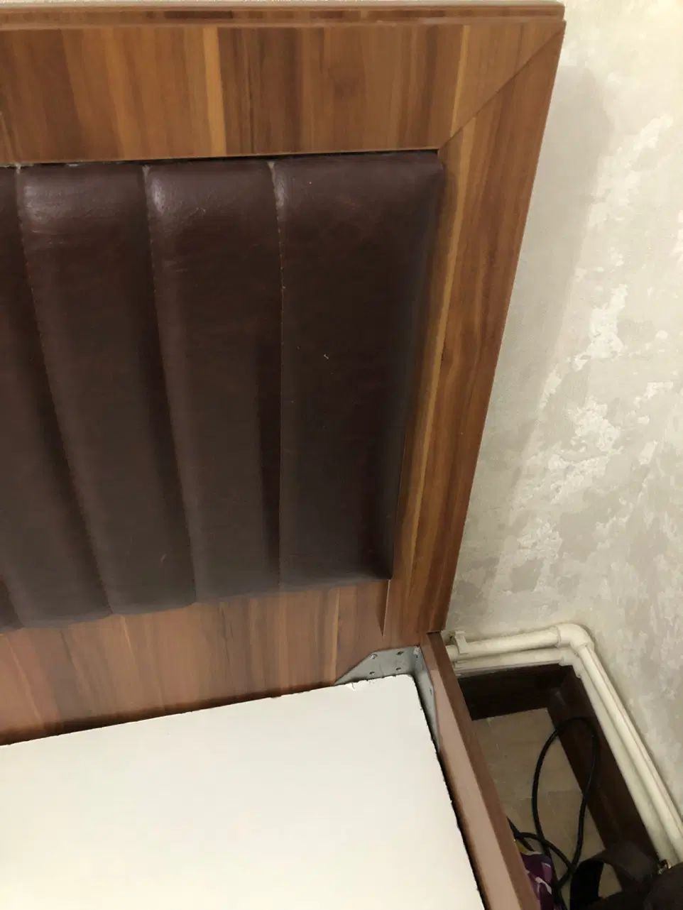 تخت دو نفره شرکتی آپادانا بهمراه ست تشک و پاتختی|تخت و سرویس خواب|تهران, امجدیه (خاقانی)|دیوار