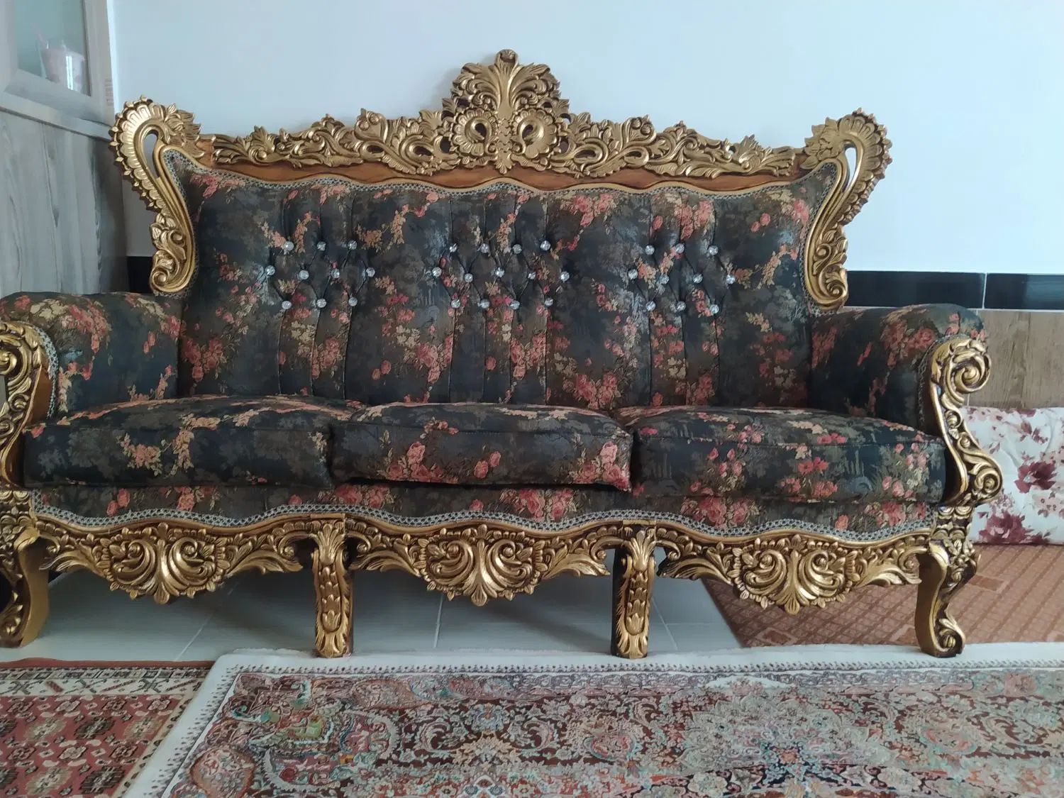 مبل ۹نفره وپیش میز عسلی درحد نو کاملا سالم|مبلمان خانگی و میز عسلی|تکاب, |دیوار