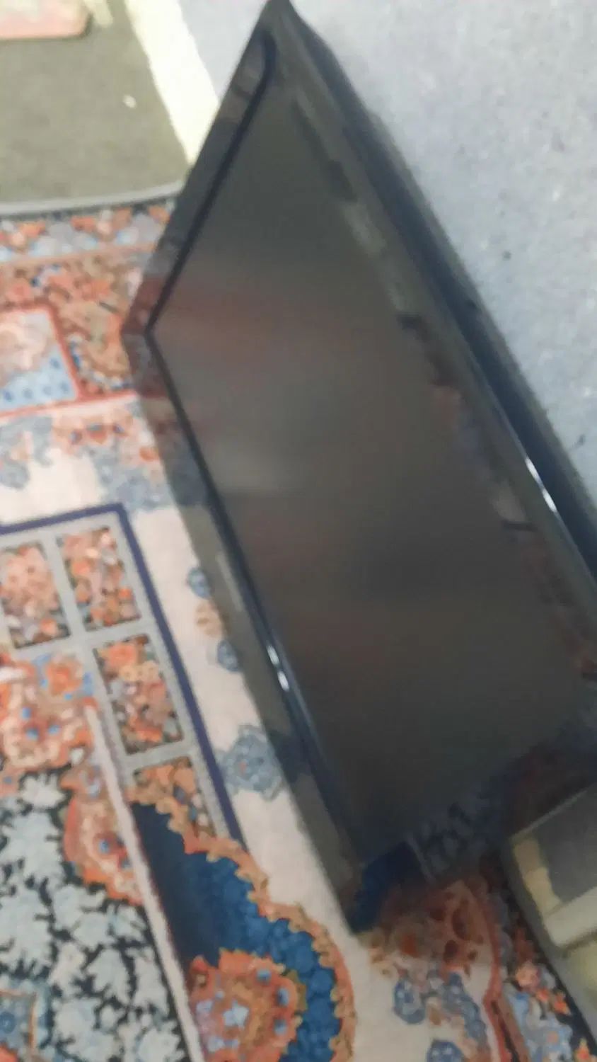 LCD سامسونگ سالم ب شرط فوری مشتری واقعی میخام|تلویزیون و پروژکتور|تهران, آذری|دیوار