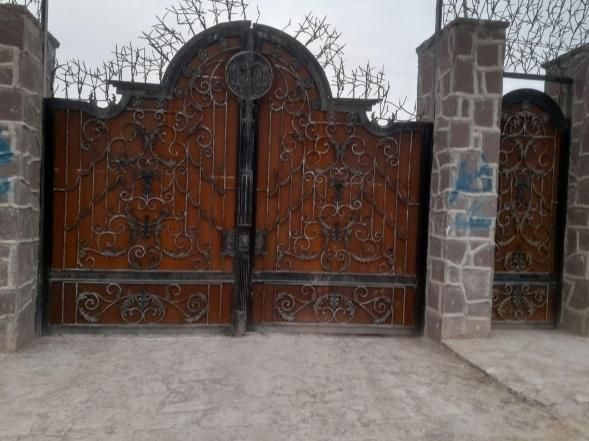 نقاشی درب پنجره و ساختمان ورنگ آمیزی و رنگ‌کاری|خدمات پیشه و مهارت|کرمان, |دیوار